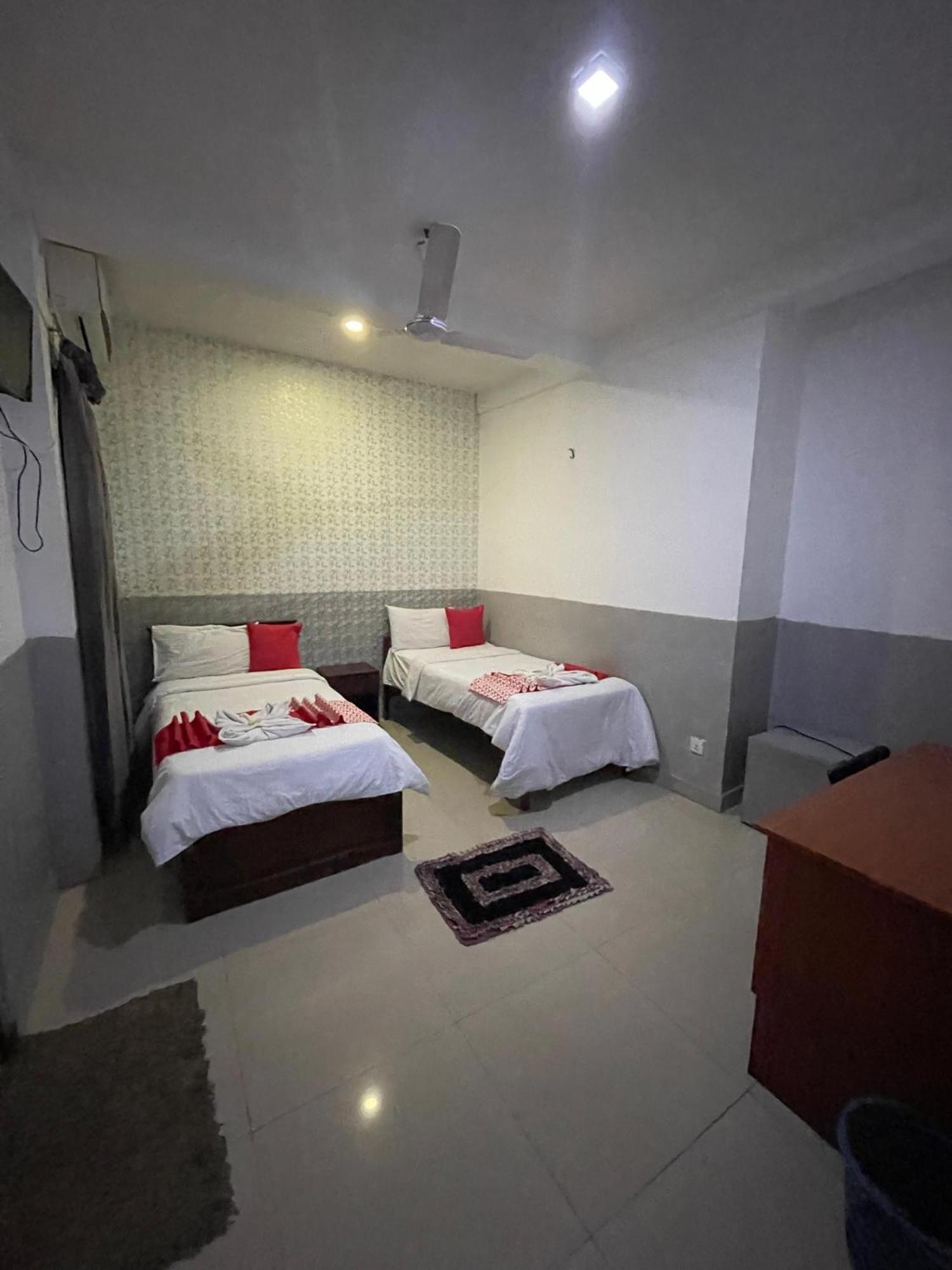 Airport Transit Kings Hotel Katunayake Exterior photo